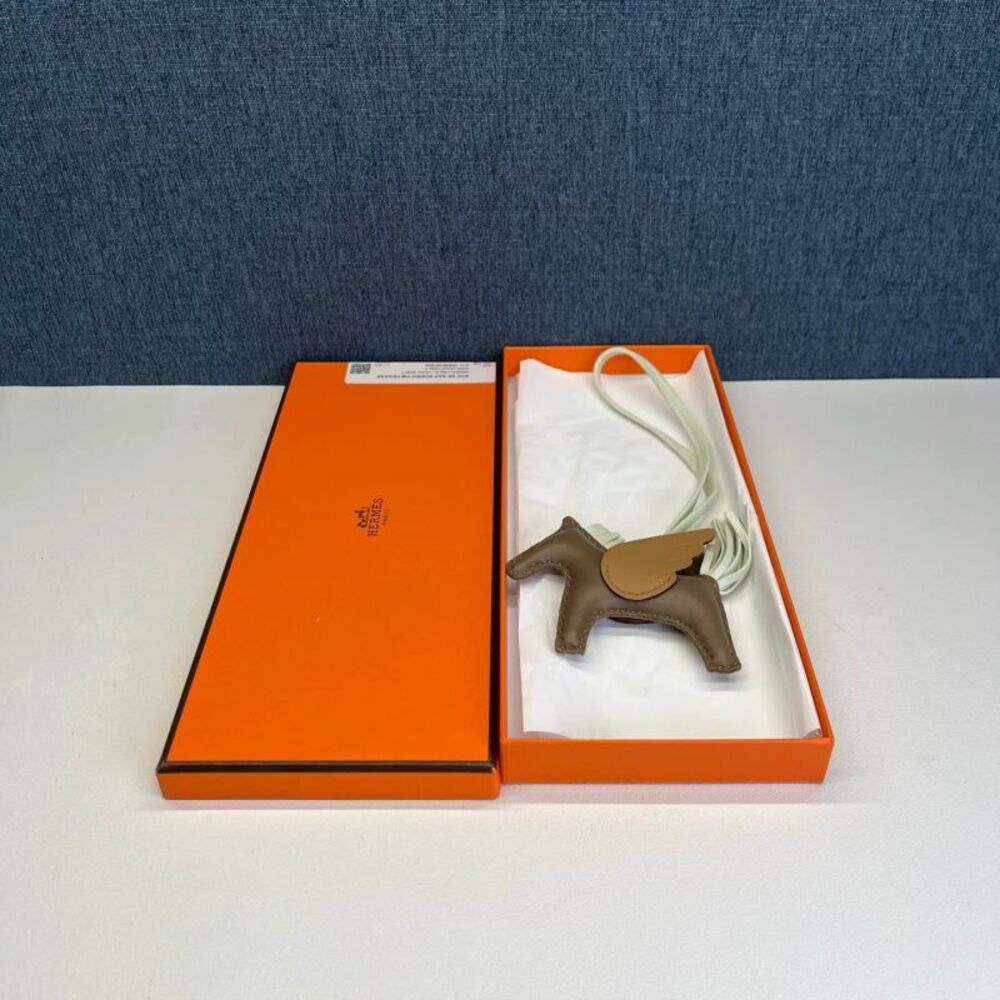 Hermès Women Pre-Loved Bag Very Good Condition
